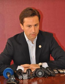 Leader of the Christian-Democrats Giorgi Targamadze has criticized the draft state budget for 2012 for not dealing with the main economic issues facing Georgia
