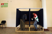 Residents of Abkhazia vote in last week's parliamentary election © Reuters