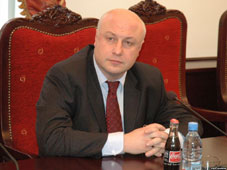 MP Gigi Tsereteli voiced the UNM’s initiative at the parliament session on July 23rd