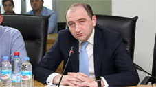 Business ombudsman said employees and employers should be equal